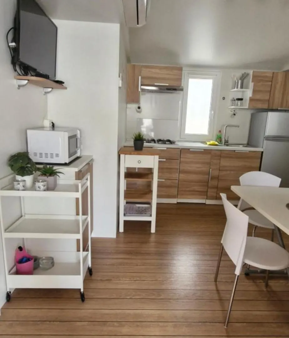 مكان تخييم Mobile Home Korina بيوغْغاد نا موغو